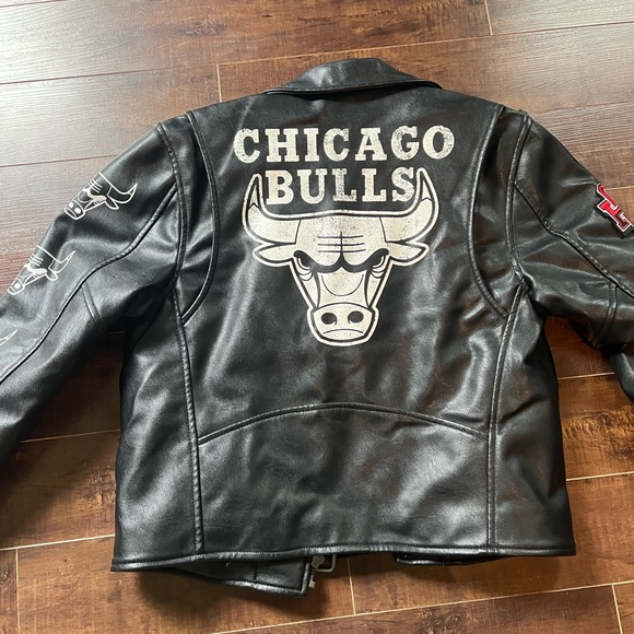 Chicago Bulls Motorcycle Jacket - Picture 8 of 11